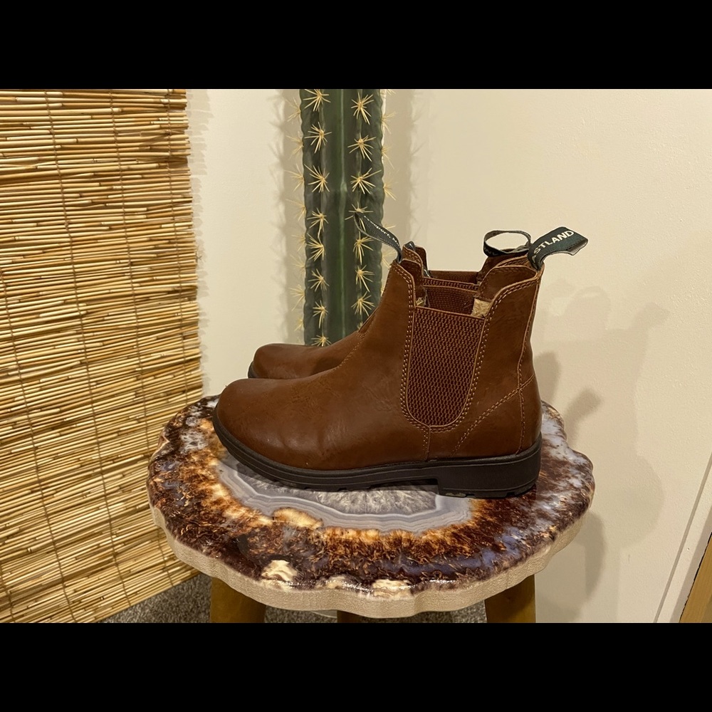Eastland Chelsea Boots